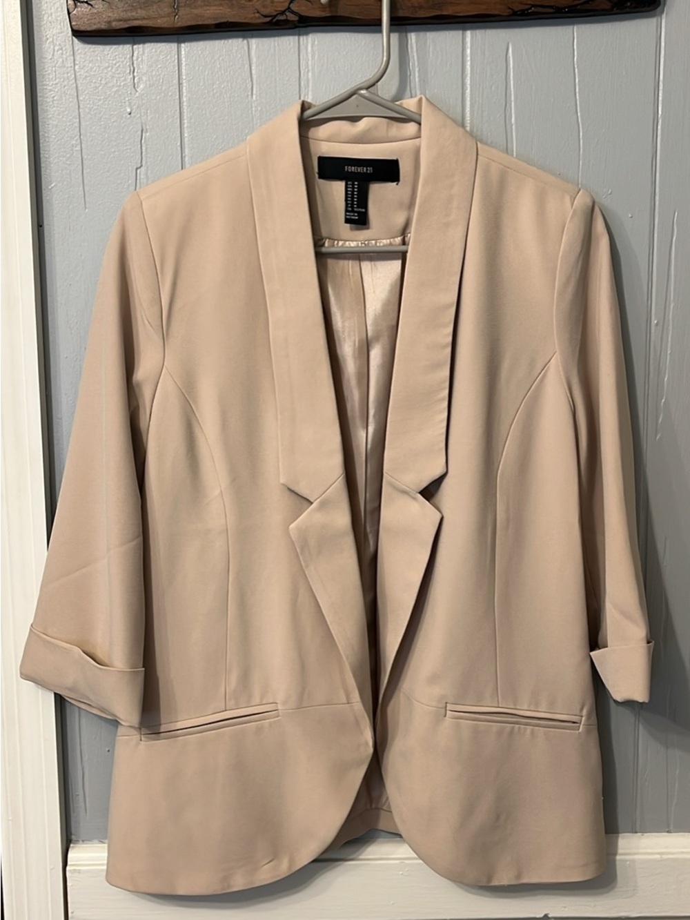 Forever 21 women’s tan blazer